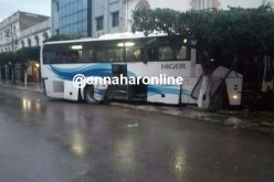 إصابة 6 أشخاص في انحراف حافلة بغليزان