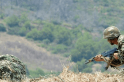 توقيف مهرب متلبس بلف 50 زجاجة خمر حول بطنه بتلمسان