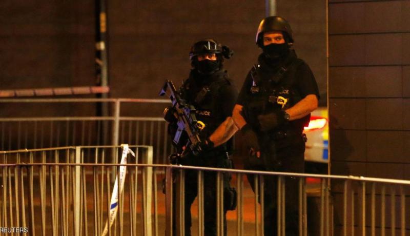 بالفيديو اعتقال شخص يشتبه في تورطه بهجوم مانشيستر