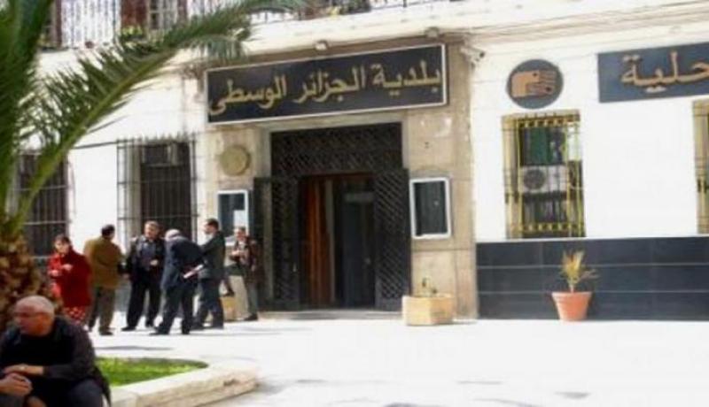 “أميار الكرسي الذهبي” بالعاصمة يرفضون الرحيل