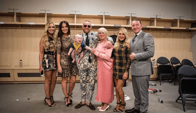 “ماكغريغور” يعود إلى زوجته والعائلة