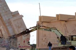 هدم تمثال عبد الناصر في بنغازي