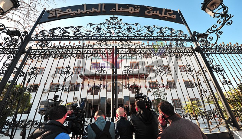 خليفة حوّل 385 ألف دولار إلى أمريكا لإنجاز فيلم وثائقي عنه