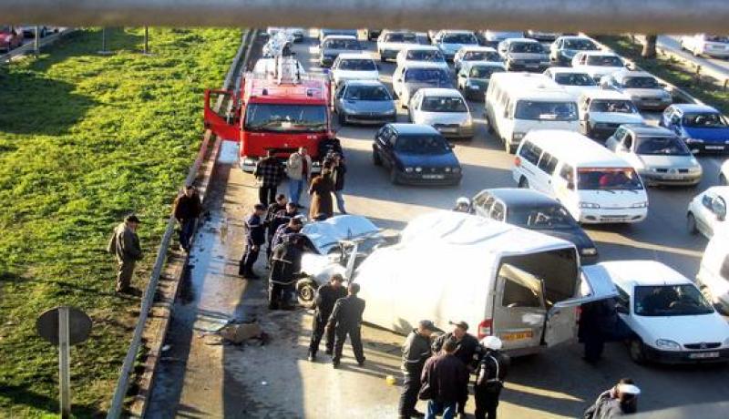 وفاة شخص و أصابة 24 أخر بجروح في 14 حادث مرور وقعت نهاية الأسبوع بغليزان