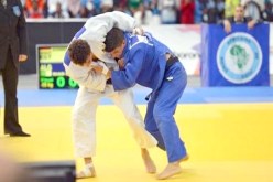 معركة بالسيوف بين مصارعي المنتخب الوطني للجيدو ومجموعة شبان في سطاوالي