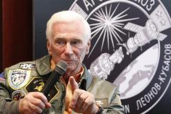 وفاة آخر رجل مشى على القمر عن عمر يناهز 82 عاما