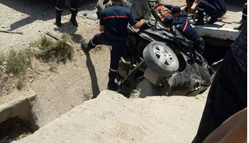 وفاة 3 شبان في حادث مرور مروع في باتنة