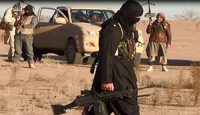 بالصور داعش يعدم 5 جواسيس بريطانيين
