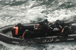 البحرية المغربية تنقذ 30 صيادا علقوا في البحر