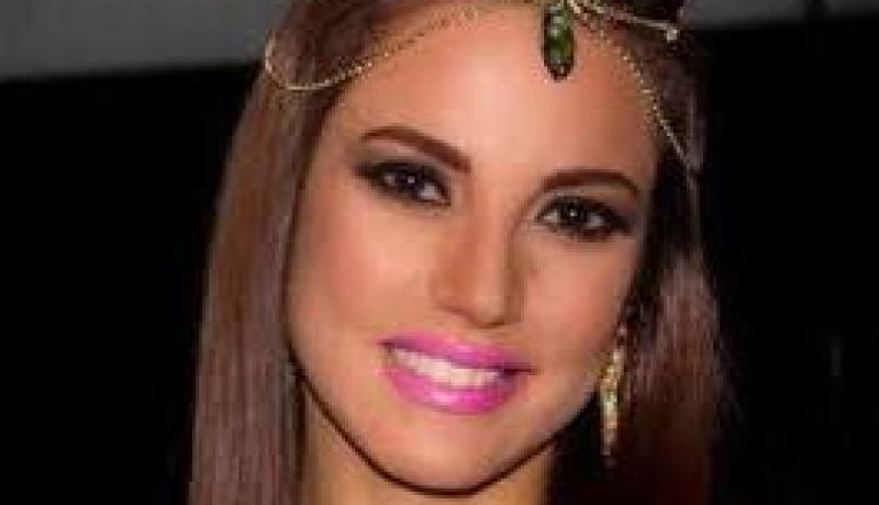 الفنانة التونسية درة تتعرض لحادث سيارة مروع