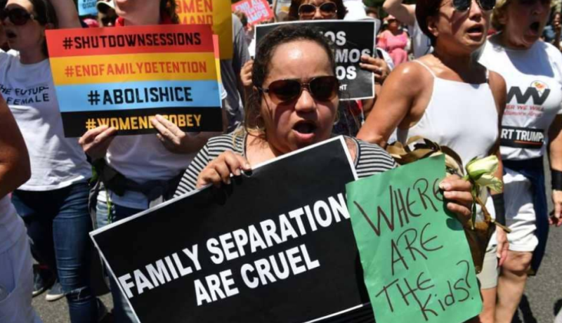 تقرير أمريكي يكشف عن سياسة وحشية لتفريق الأبناء عن عائلاتهم