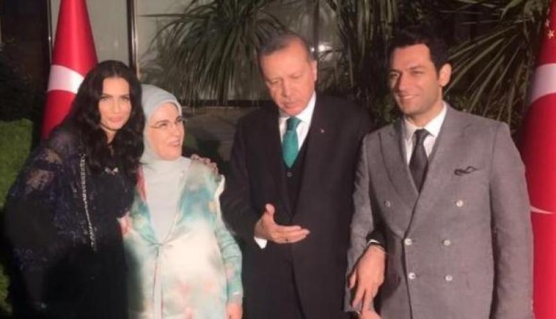 بالصورة ..أردوغان يستضيف مراد يلدريم وزوجته في حفل إفطار جماعي