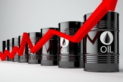 أسعار النفط تقترب من أعلى مستوى منذ 2015