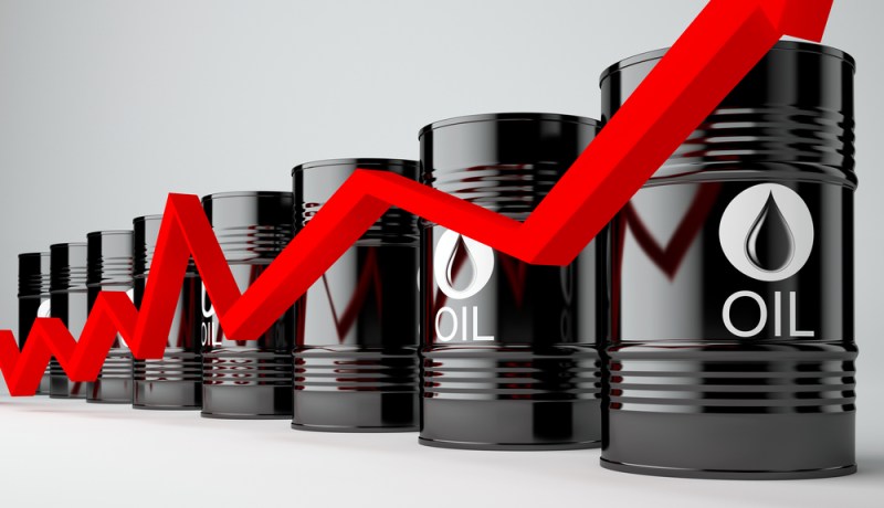 أسعار النفط تقترب من أعلى مستوى منذ 2015