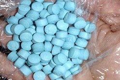 جمارك تلمسان تحجز 30 حبة ايكستازي على متن حافلة