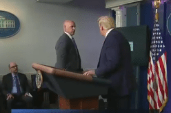 ترامب يغادر مؤتمرا صحفيا بسبب طلقات نارية في محيط البيت الأبيض