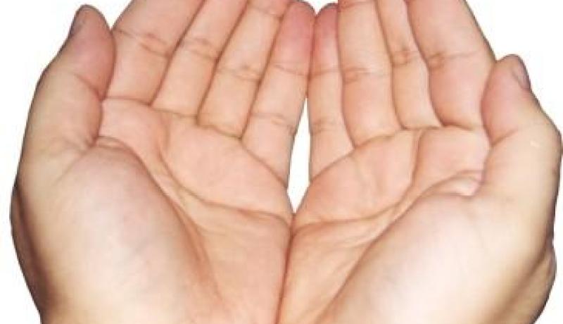 تعرفوا على شخصية المرأة من خلال طريقة تحريك يديها
