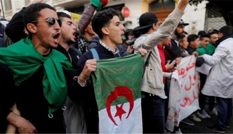 حراك: نقابات تحول مطالبها المهنية إلى مطالب سياسية