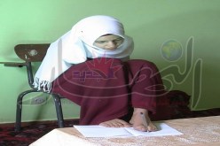 تلميذة من ذوي الاحتياجات الخاصة تنجح في البكالوريا بالكتابة بأصابع رجلها في سعيدة