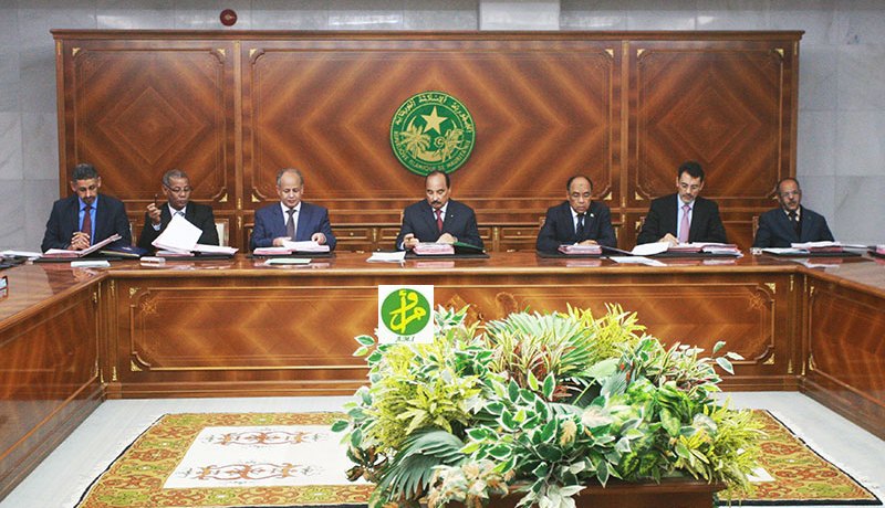 الحكومة الموريطانية تعلن عن امكانية إجراء انتخابات رئاسية وبرلمانية مسبقة استجابة لطلب المعارضة