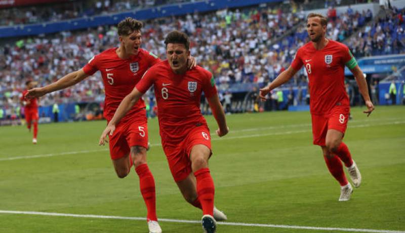 بالصور.. إنجلترا تُنهي الشوط الأول متقدمة على السويد بهدف دون رد