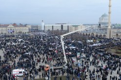 بالفيديو مظاهرة مليونية دفاعا عن قادروف بالشيشان