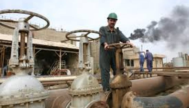 مع انخفاض سعر النفط حكومة بغداد ترفع صادرتها وكردستان تبيع لوحدها