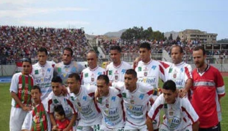 اللاعبون منشغلون بالمستحقات وألان ميشال‮ ‬يطالب بتسويتها قبل لقاء الحراش