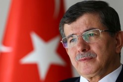 داوود أغلو يؤكد أن الدفاع عن المسجد الأقصى أمر إلهي مثل الكعبة الشريفة