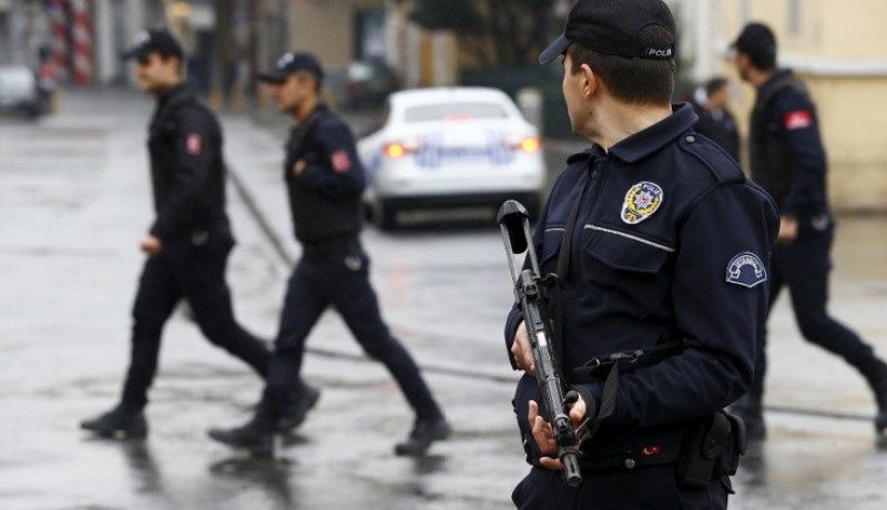 تركيا تعتقل 49 مشتبها بهم يخططون لهجمات خلال يوم الاستفتاء