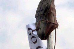 منظمة طلابية دعت السفير الاسرائيلي ليرشق بالحذاء