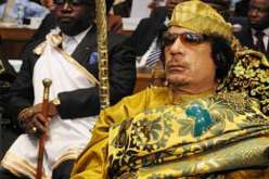 القذافي على قيد الحياة وبصحة جيدة واتصل هاتفيا بملك مملكة الكور في ساحل العاج