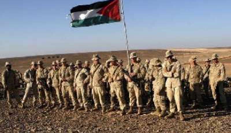 القوات الخاصة الاردنية تجبر قوات المارينزالأمريكية على رفع العلم الأردني