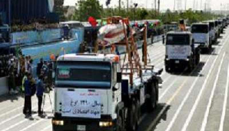 إيران تكشف عن صاروخ جديد يصل إسرائيل