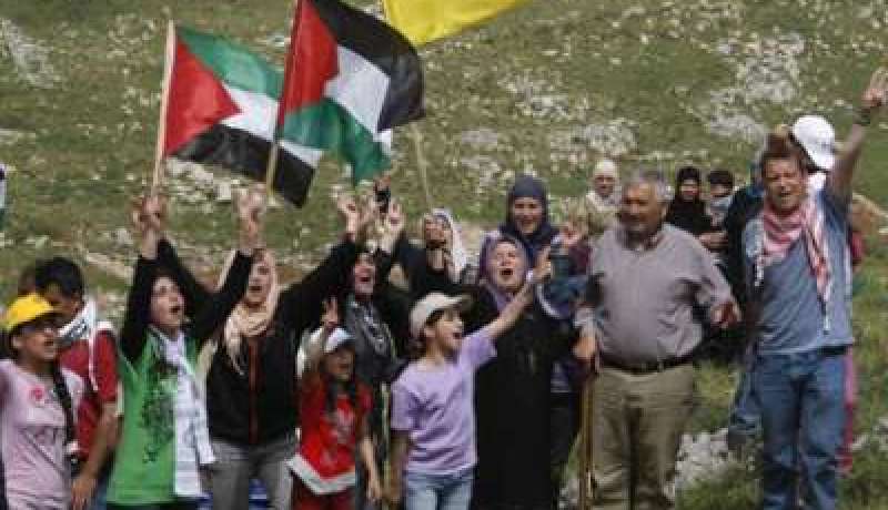 جرافات الاحتلال تهدم منزلا ومزرعة فى بيت اكسا بالقدس المحتلة