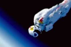 مغامر يخترق جدار الصوت دون مركبة