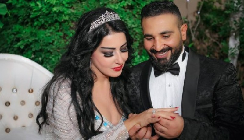 أحمد سعد يعلن انفصاله عن سمية الخشاب