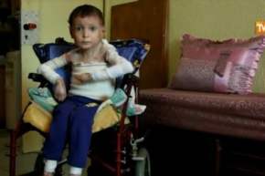 بعد اصابته بانحلال البشرة الفقاعي..عائلة عبد الرؤوف تناشد القلوب الرحيمة