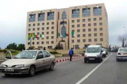 الجزائريون المقيمون بتونس يستنجدون بوزير الخارجية