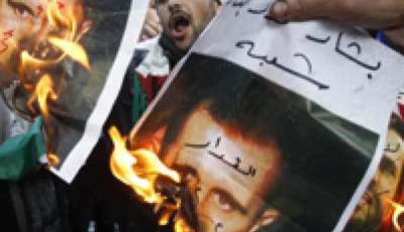 اكثر من 1,2 مليون متظاهر في حماة ودير الزور السوريتين