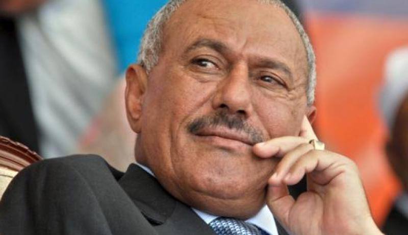 نجاة الرئيس اليمني في قصف تعرض له القصر الرئاسي
