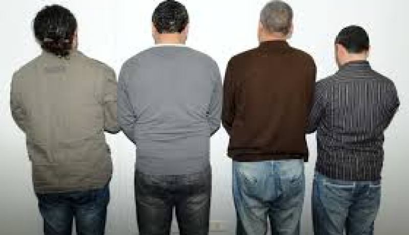 القبض على 4 مجرمين بتهمة المتاجرة بالسلاح و حجز 6 بنادق في تبسة