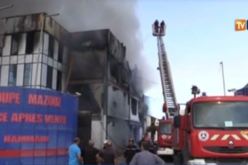 حريق مهول يلتهم نقطة لبيع قطع غيار السيارات لمجمع معزوز ببومرداس