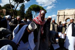 مسلمو إيطاليا يهددون بإقامة صلاة جماعية في الفاتيكان