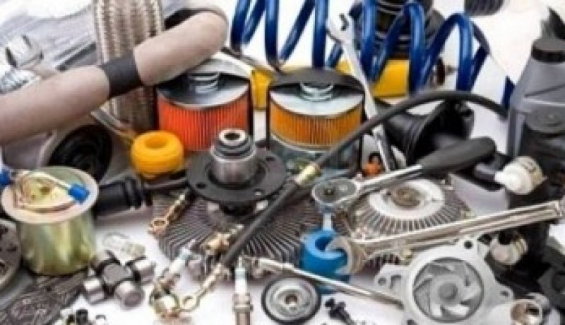 عزيوز يعلن عن إعداد مشروع قانون حول المناولة