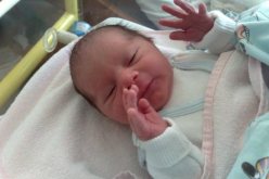 سيدة تلد داخل لجنة بالإسكندرية وتسمى مولودها السيسي