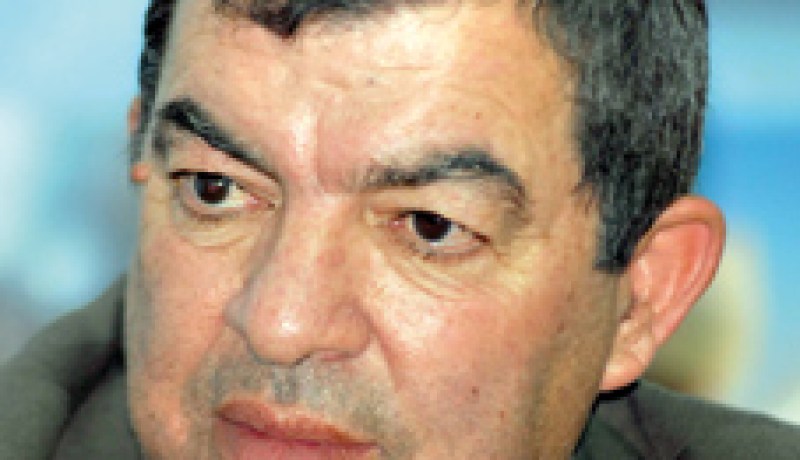 حناشي يهدد بالاستقالة بسبب التحكيم