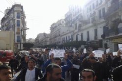 شارلي ايبدو الحكم بـ 9 أشهر سجنا غير نافذ و 50.000 دج غرامة ضد 15 شخصا بالعاصمة