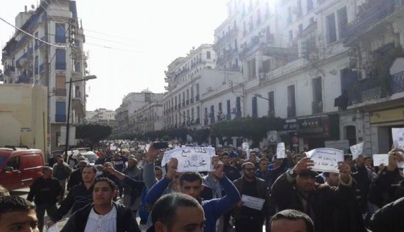 شارلي ايبدو الحكم بـ 9 أشهر سجنا غير نافذ و 50.000 دج غرامة ضد 15 شخصا بالعاصمة