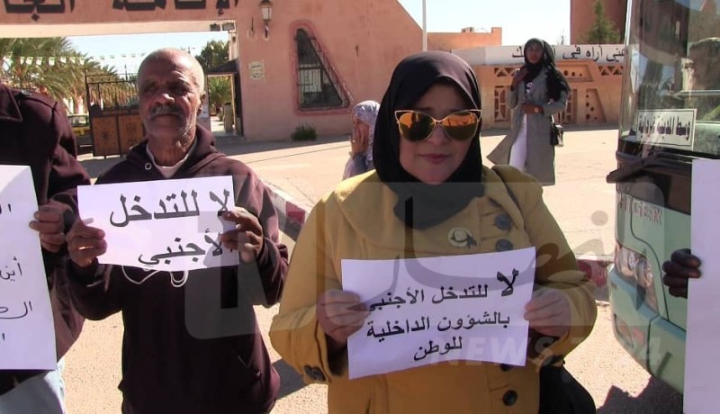 بالصور.. عمال الخدمات الجامعية بغرداية ينددون بالتدخل الأجنبي في الشأن الجزائري